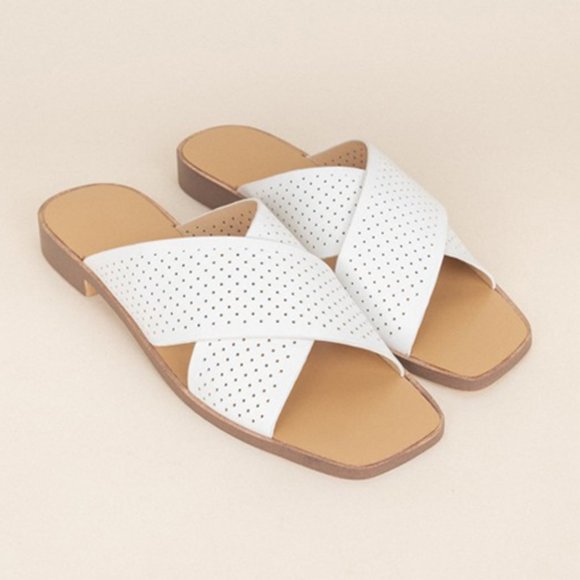 NEW Mi.iM White Perforated Slip On Slide Sandals - Picture 3 of 9